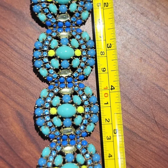 Stella and DotRhinestone Crystal ClusterSardinia Statement Bracelet - Picture 8 of 8